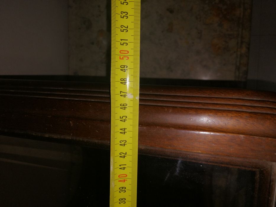 Mesa em madeira de mogno