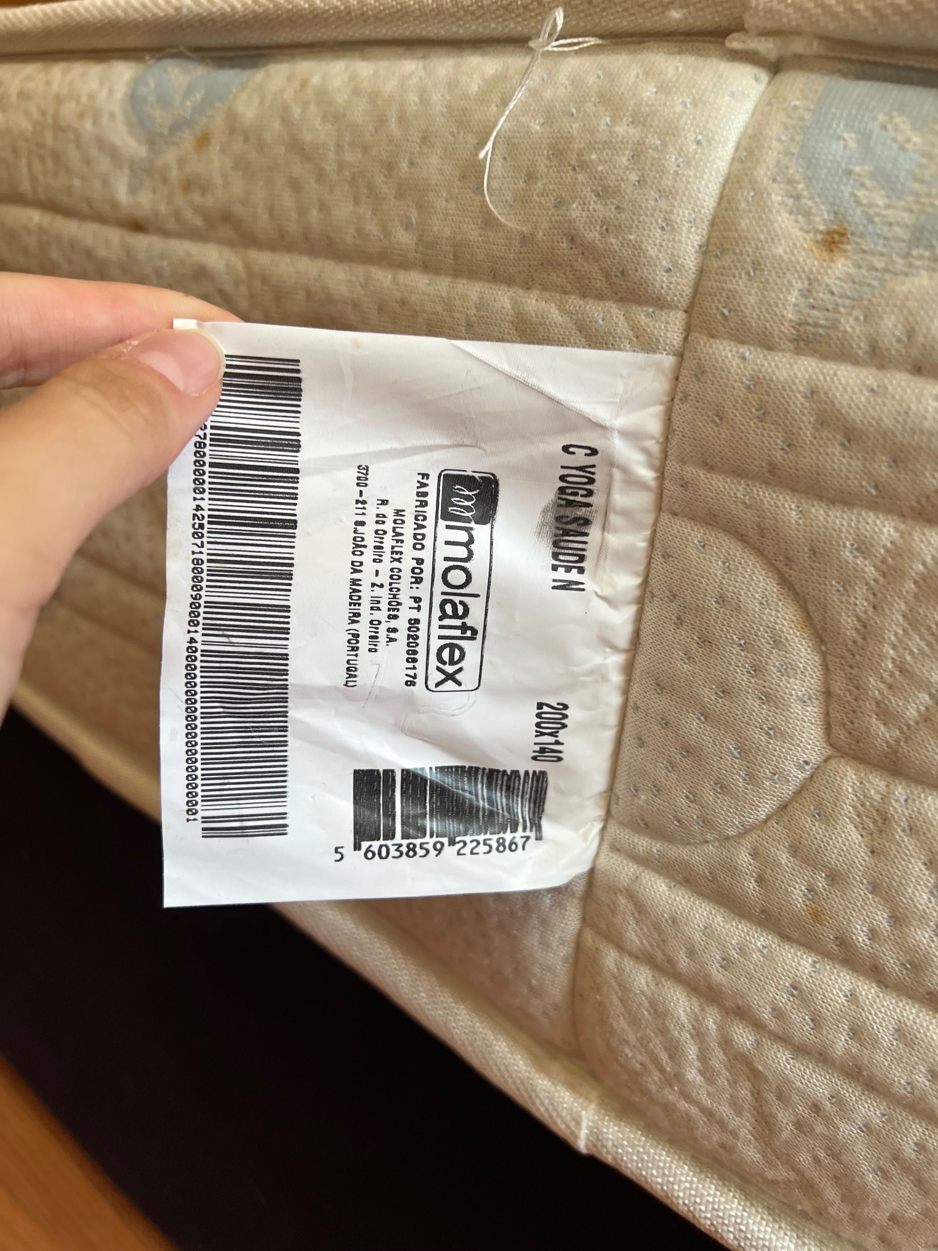 Sommier com caixa de arrumação e colchão molaflex