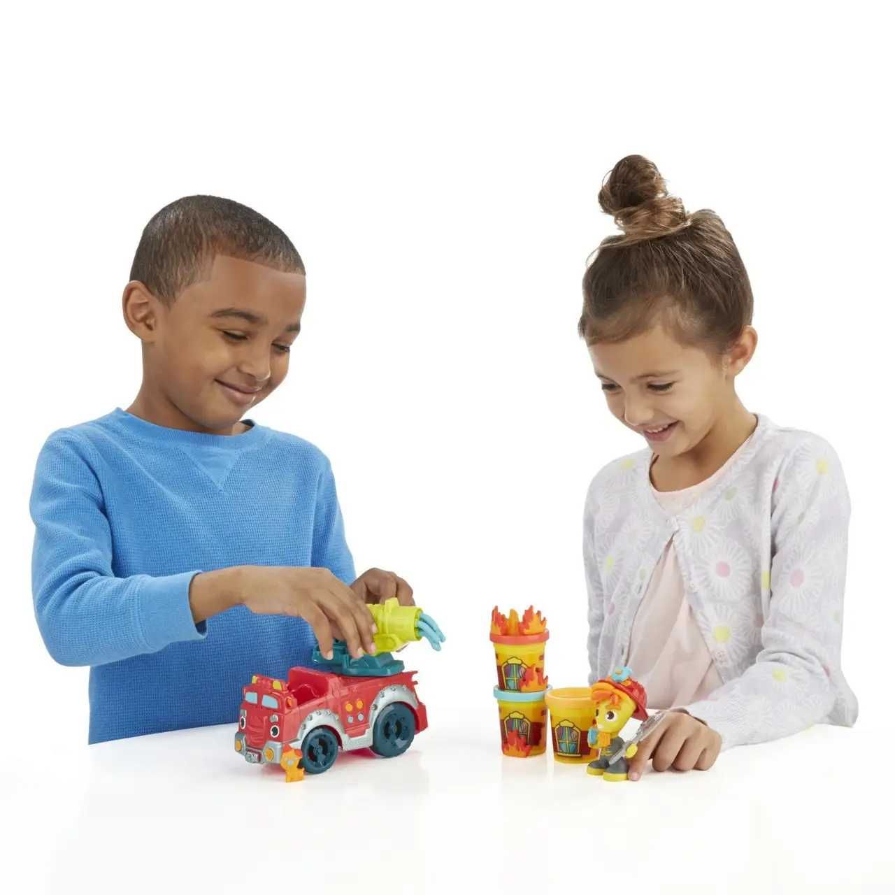 Игровой набор Play-Doh Town "Пожарная машина" оригинал Hasbro