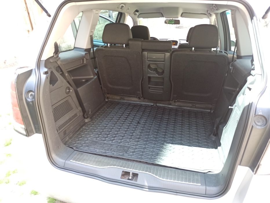 Opel Zafira B, Опель Зафіра Б