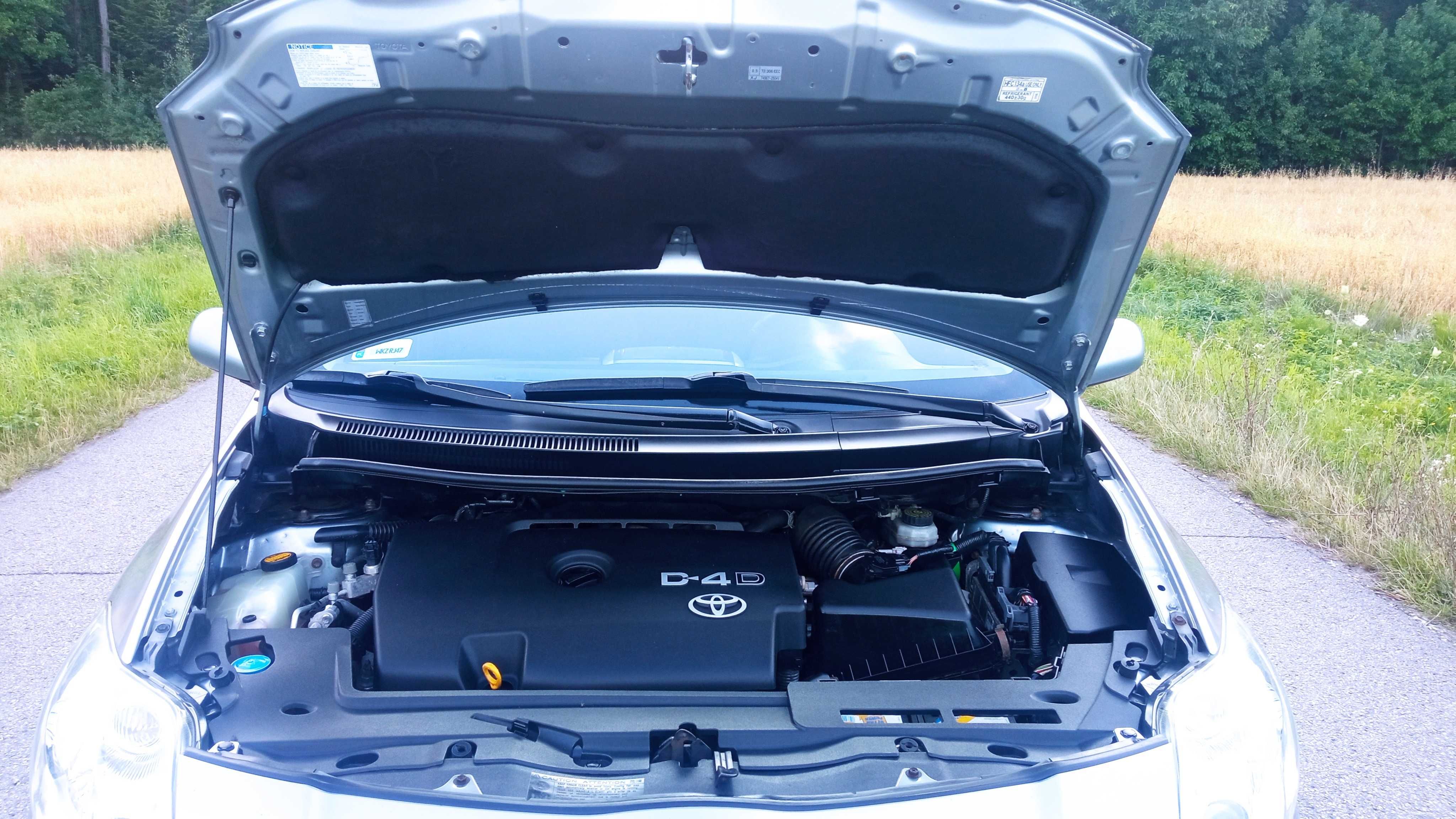TOYOTA AURIS 2,0 D4D Stan techniczny wizualny bardzo dobry i zadbany !