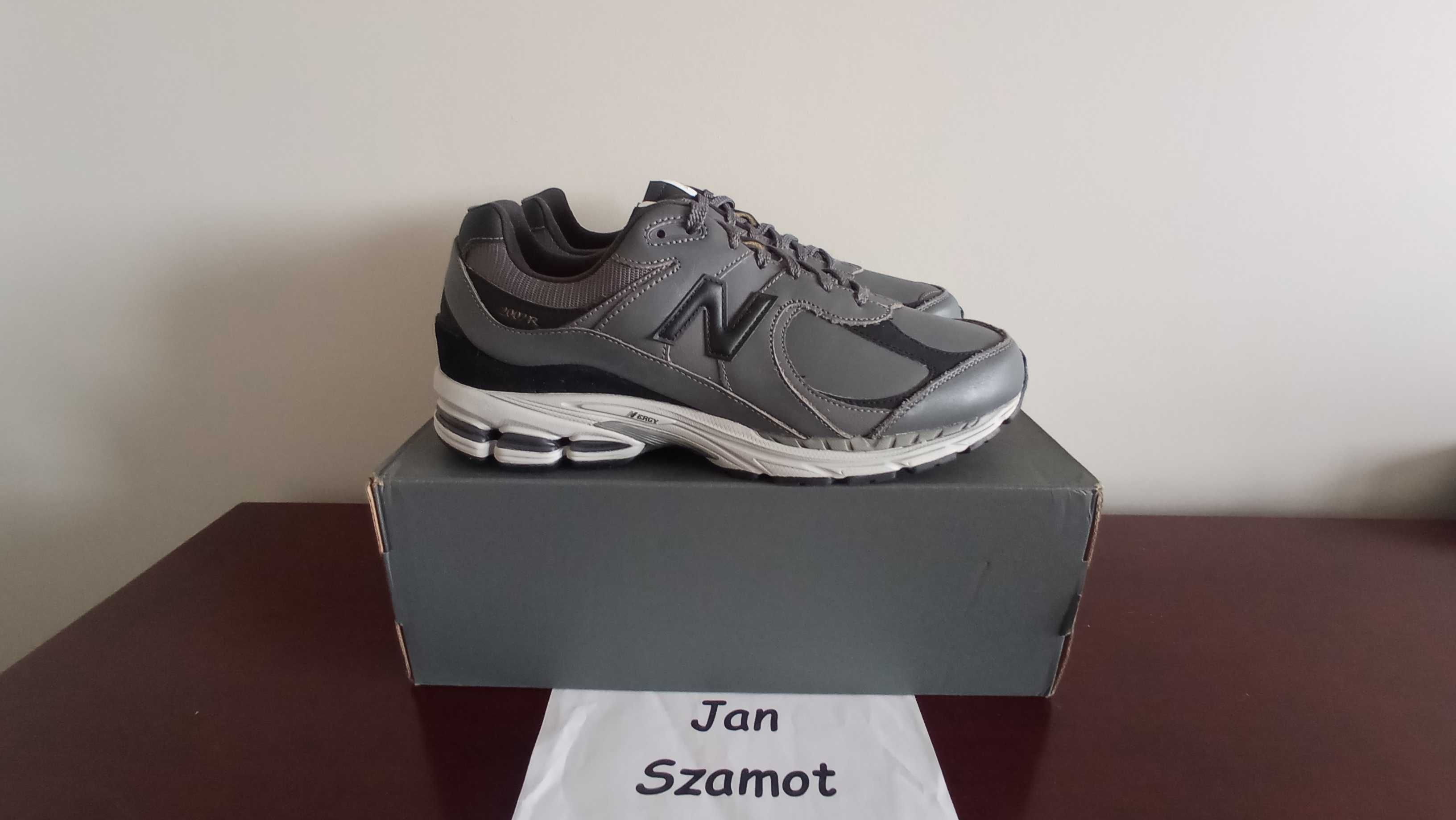 49 New Balance 2002 Dark Grey M2002RVG