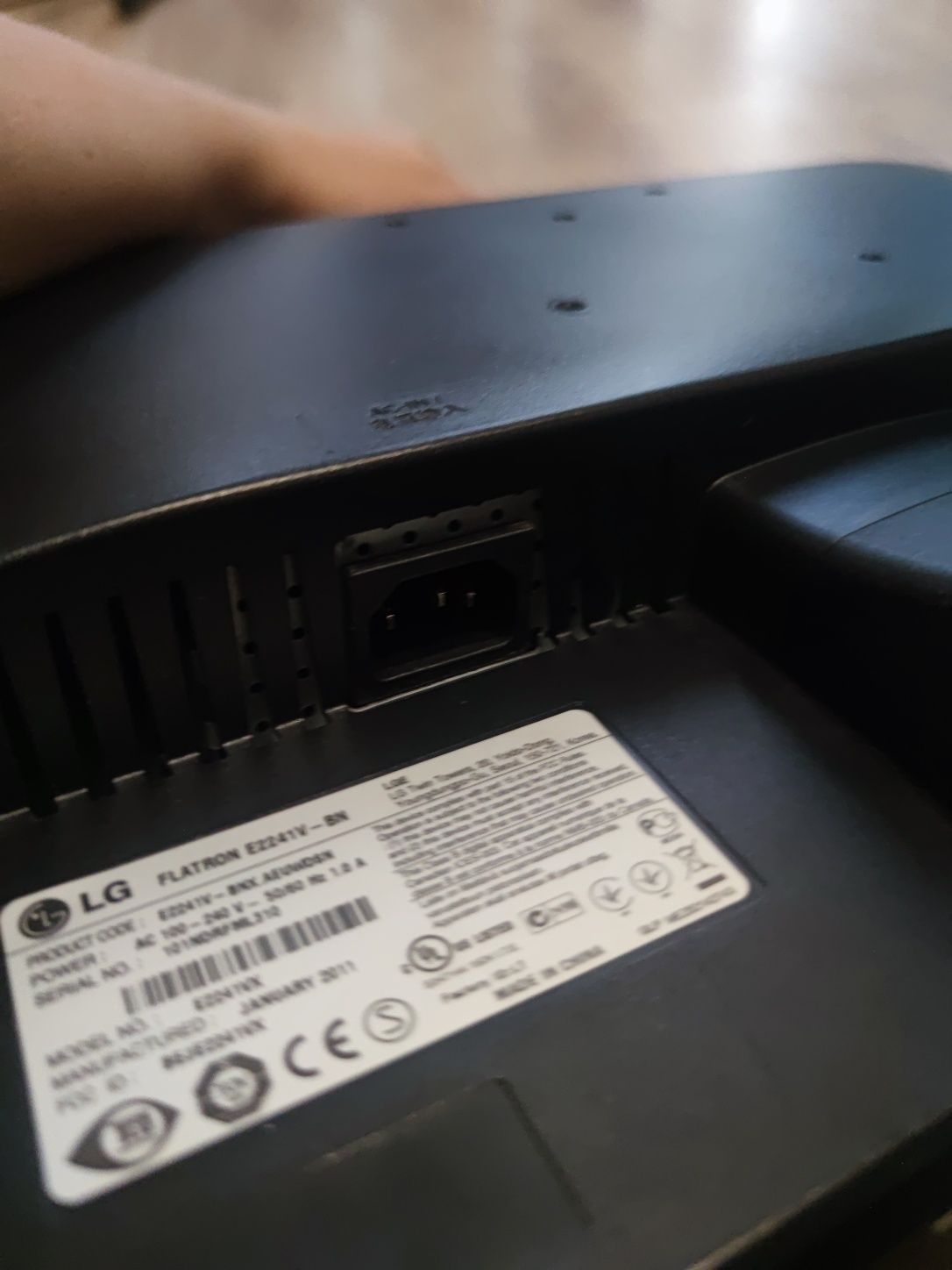 Monitor LG Flatron E2241 22 cale