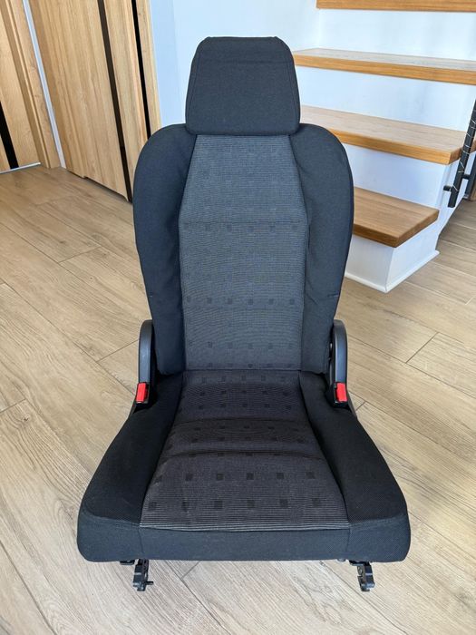 Fotele Peugeot 307sw drugi i trzeci rząd
