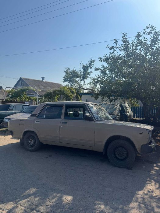 Продам ВАЗ 2107 жигуль