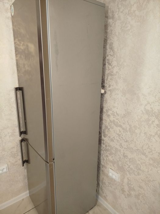 Продам холодильник в гарному стані