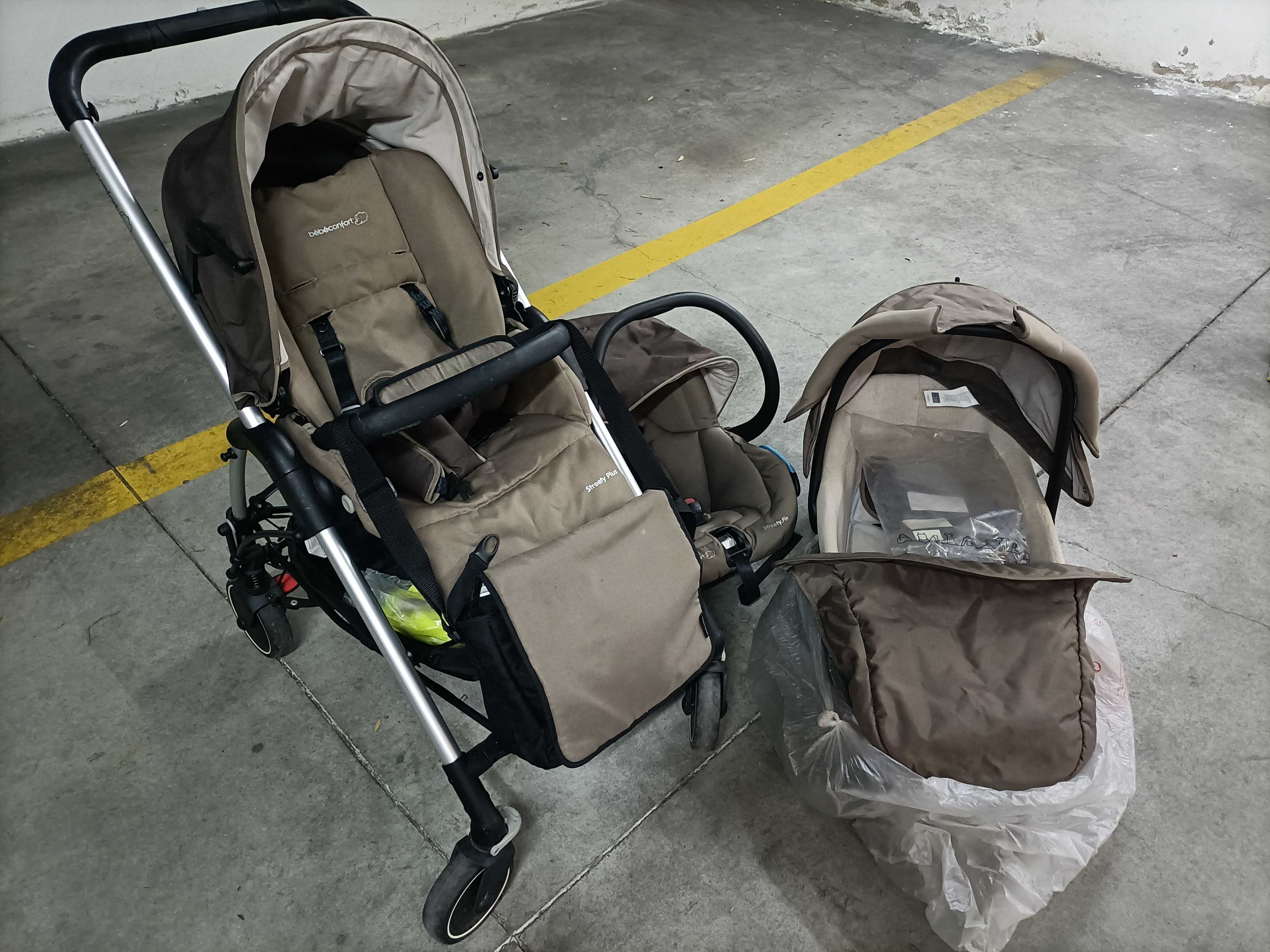 Trio Bebe Confort - Streety Plus (Carrinho + Ovo + Alcofa)