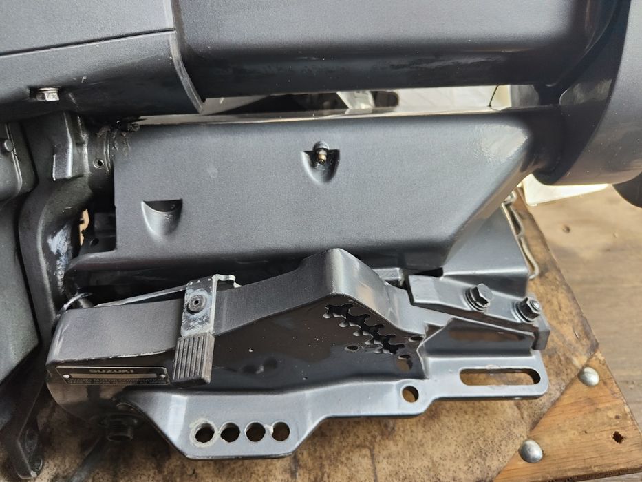 Silnik zaburtowy Suzuki DT 65 – pełny zestaw w idealnym stanie