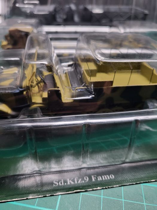 Model transportera Sd.Kfz.9 Famo z naczepą Sd.Ah.116 1/72