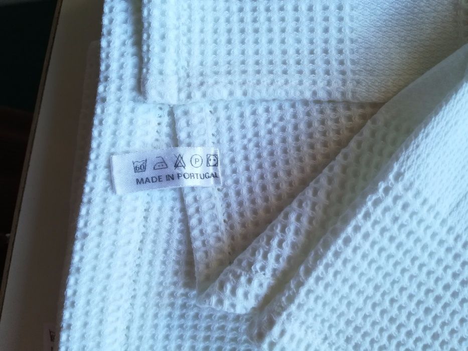 Jogo de toalhas de favos , novas , 100% algodão - São lindas !