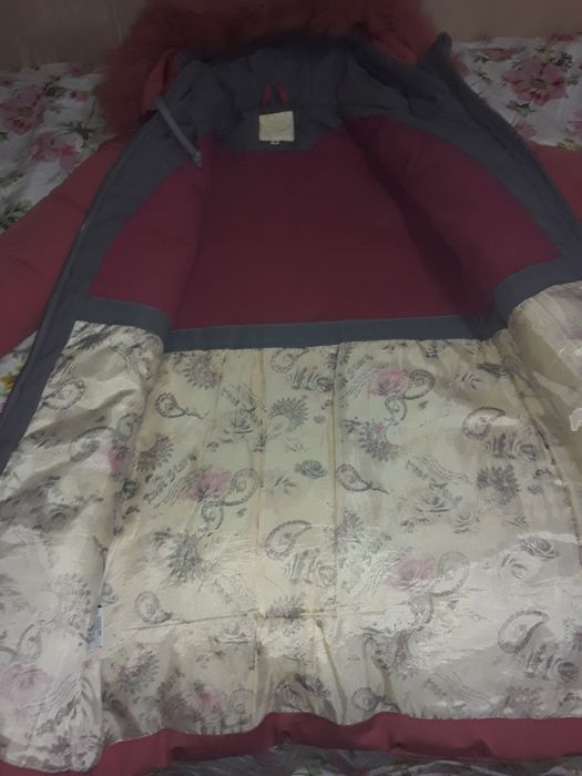 Курточка на дівчинку від 8 до 12 років залежно від дитини