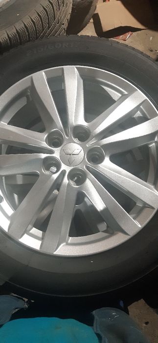 Продам літню і зимову  резину.