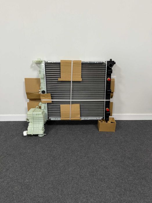 Радиатор Mercedes Vito 638 2.0 2.3 2.3 D ( 96-03 ) радіатор