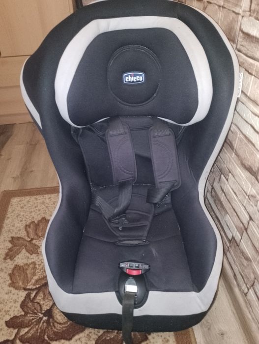 Sprzedam fotelik samochodowy firmy Chicco 9-18kg