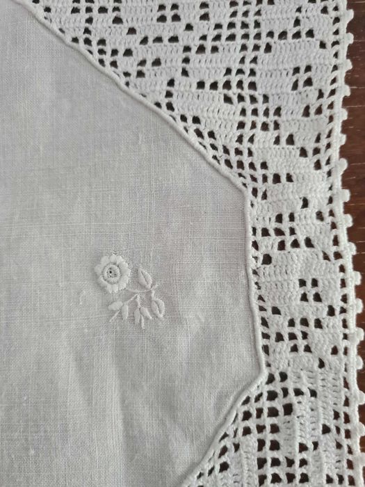 Naperons vintage bordados com rendas