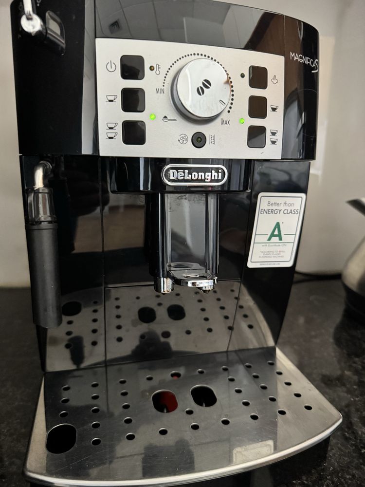 Máquina de café automática Magnifica S