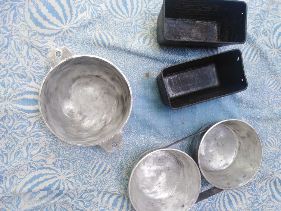 Чавун утятниця, форма для випічки хлеба.