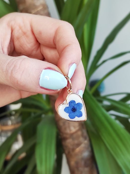 Zawieszka wisiorek serce z niezapominajką