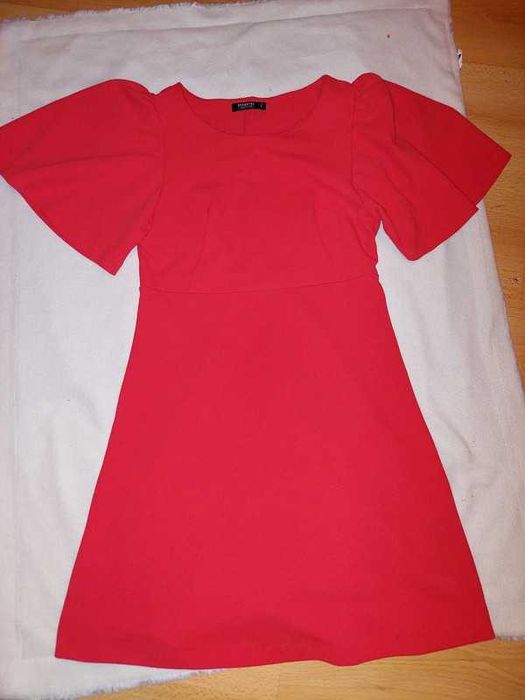 Czerwona sukienka Reserved S