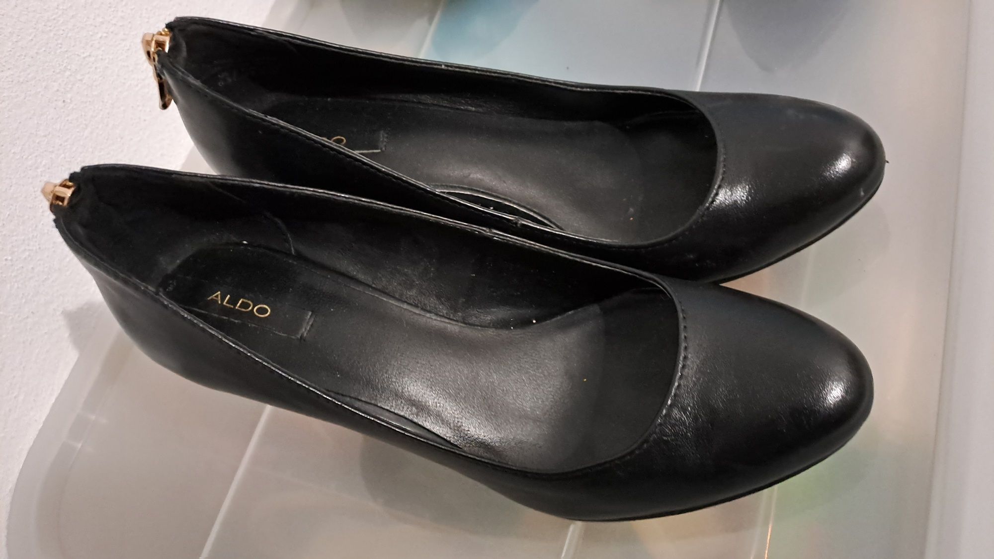Sapatos aldo em pele