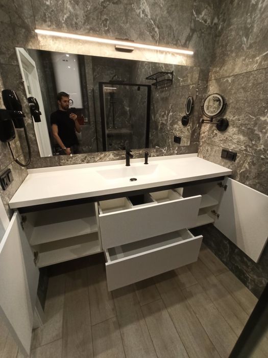 Столешня, стільниця з литого каменю над пральною на замовлення