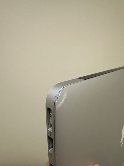 Продам Macbook Air 13" 2017 8/128