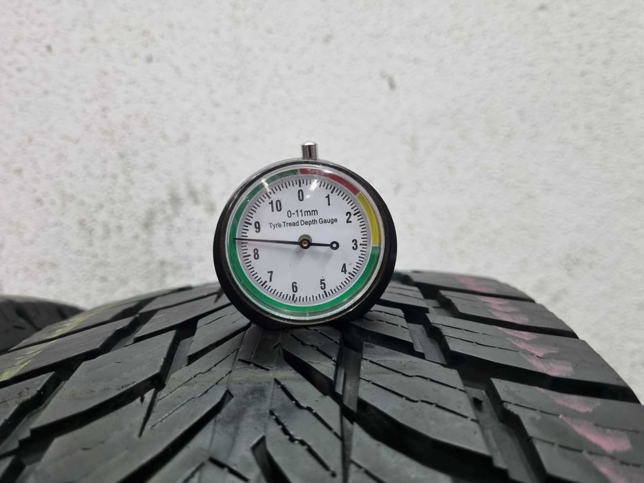 215/65/16C 109/107T Nokian SeasonProof C