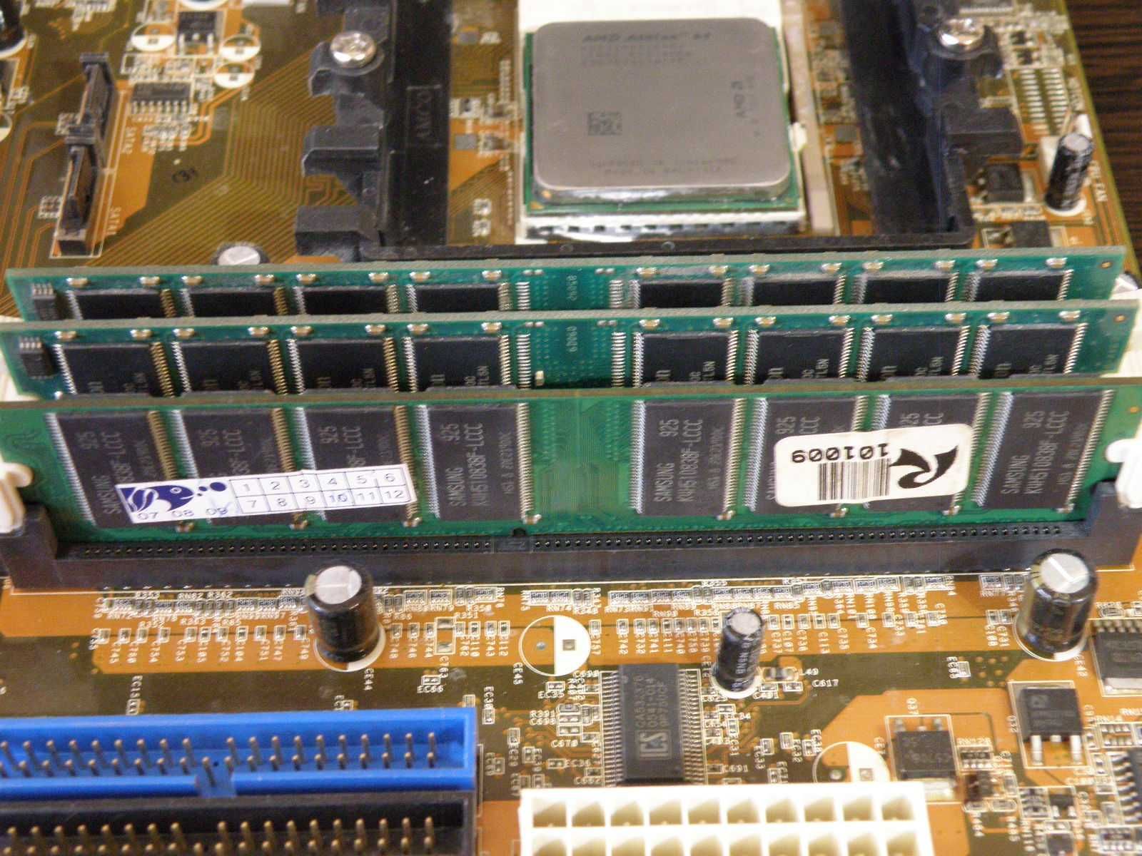 Материнская плата ASUS k8N, AMD Athlon 64 3200+ и памятью DDR 400 3GB