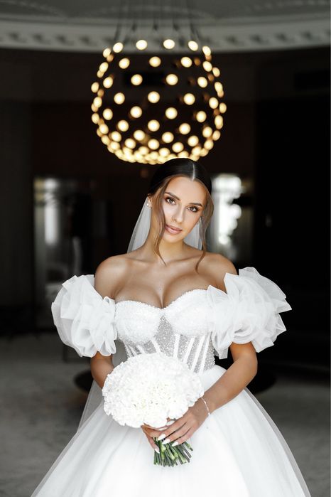 Продам весільну сукню