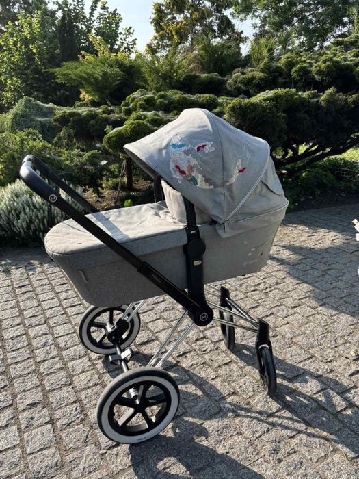 Cybex Priam KOI – красива та зручна коляска