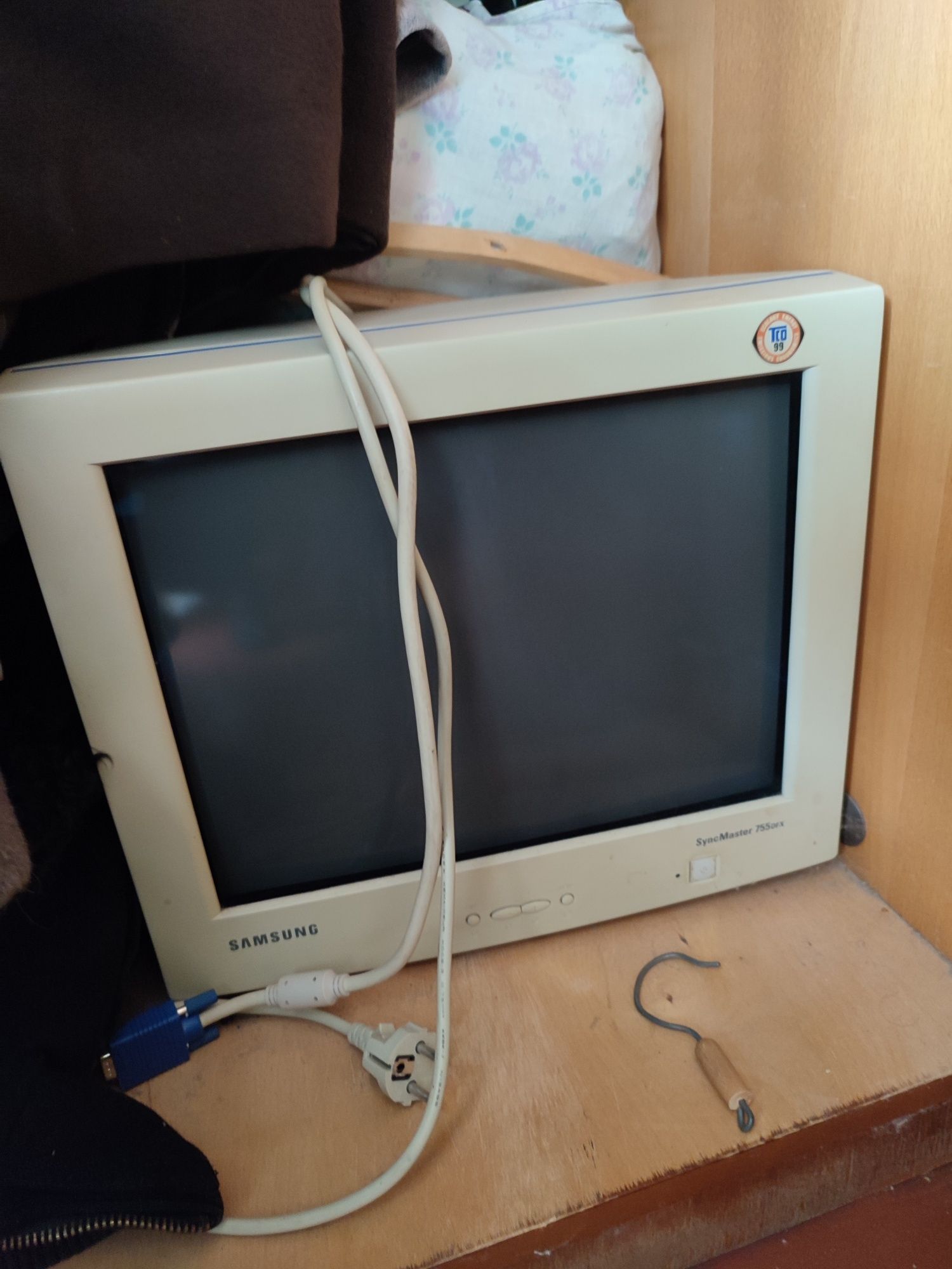 Монитор Samsung SyncMaster 755DFX