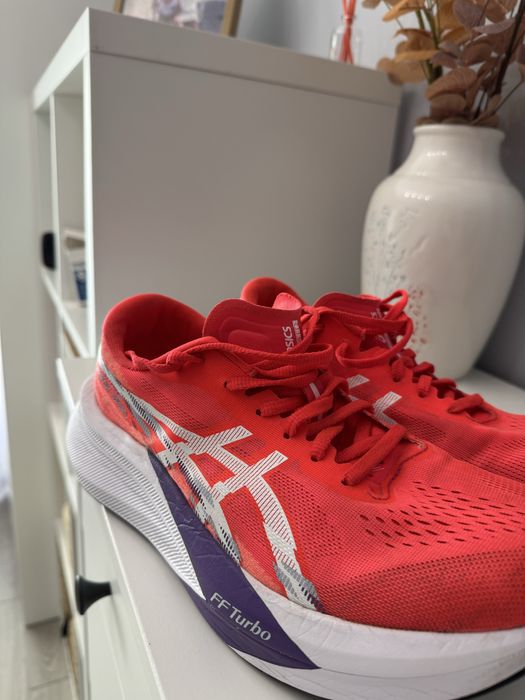 Sapatilhas Asics Magic Speed 4 M - placa de carbono