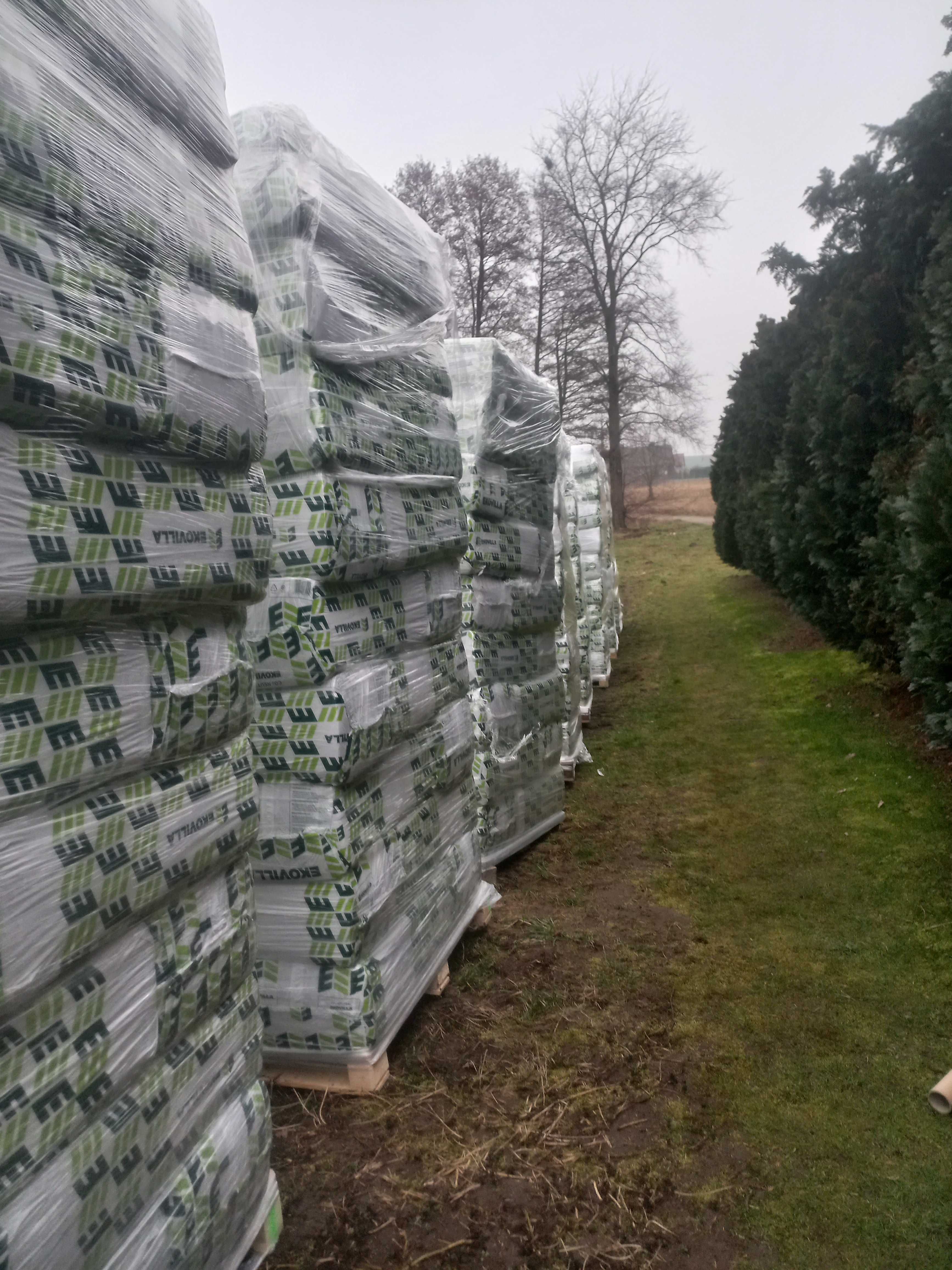 ocieplanie domu celuloza  ekovilla wełna skalna ,poddasze ,stropodach