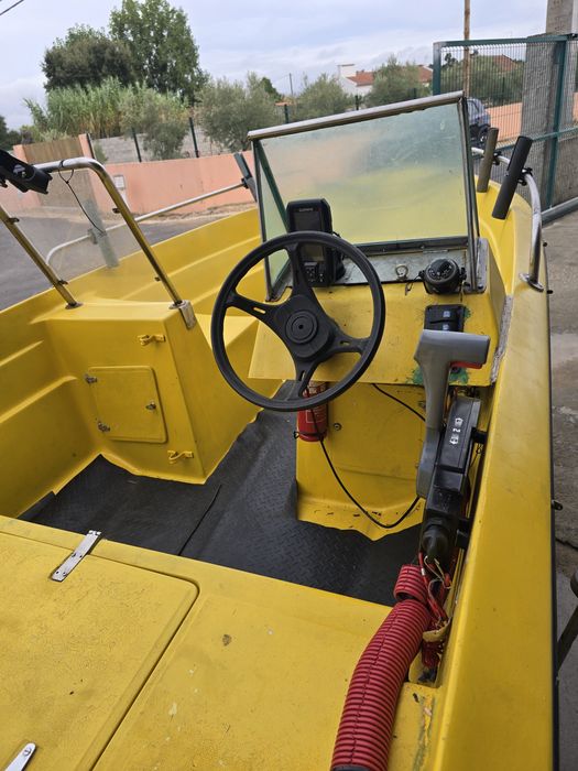 Barco de fibra 4,35m motor 4t