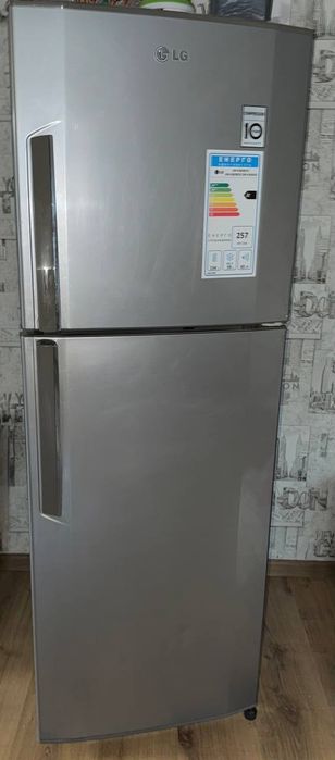 Холодильник двокамерний LG