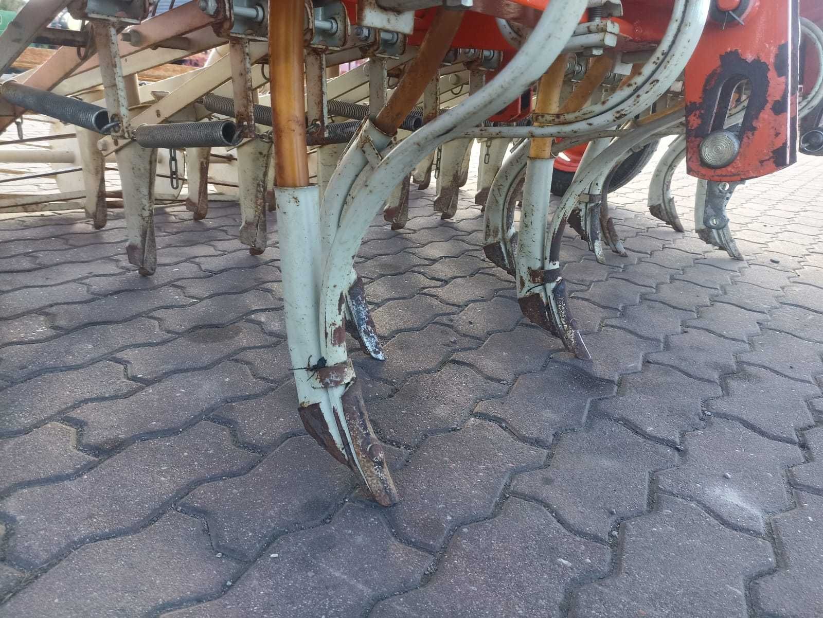 Siewnik zbożowy dwu komorowy 2m.