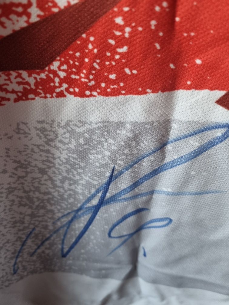 Gratka dla kibica! Koszulka z podpisem Krzysztofa Piątka nowa