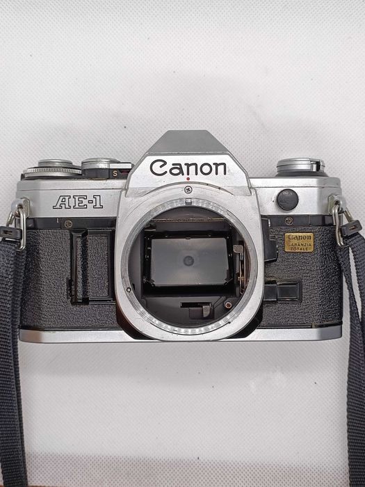 Canon AE-1 + Canon nFD 50mm f/1.8