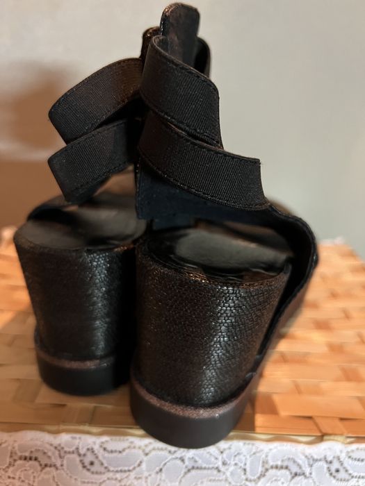 Sandálias pretas senhora