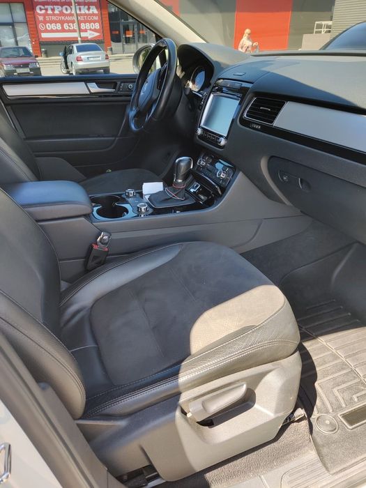 Volkswagen Touareg 2013 року