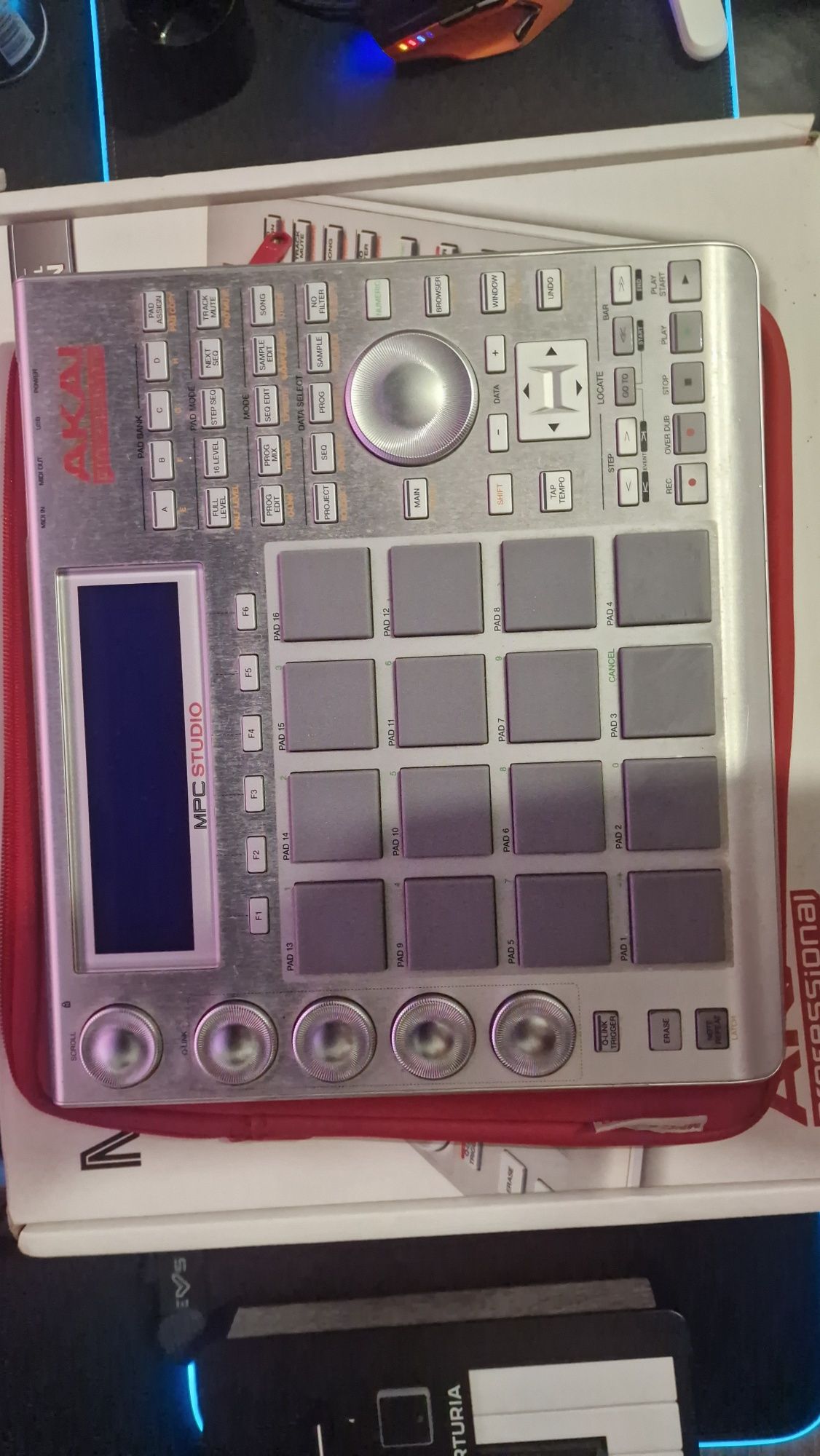 Akai Mpc studio .