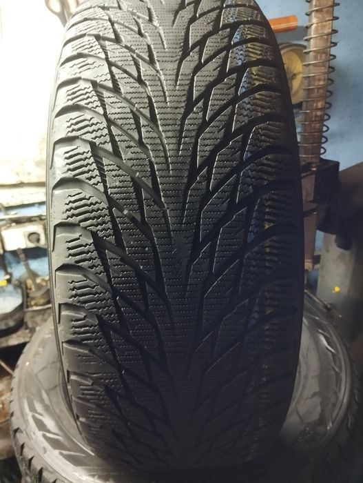 Одна зимова шина Nokian 215/55/17