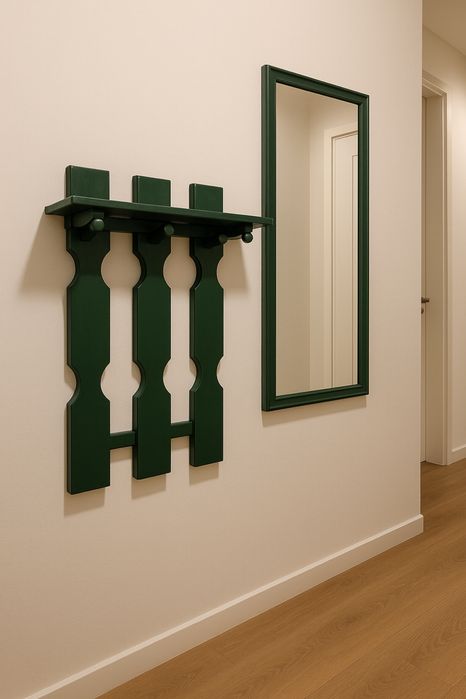 Stylowy drewniany wieszak ścienny – vintage / retro – butelkowa zieleń