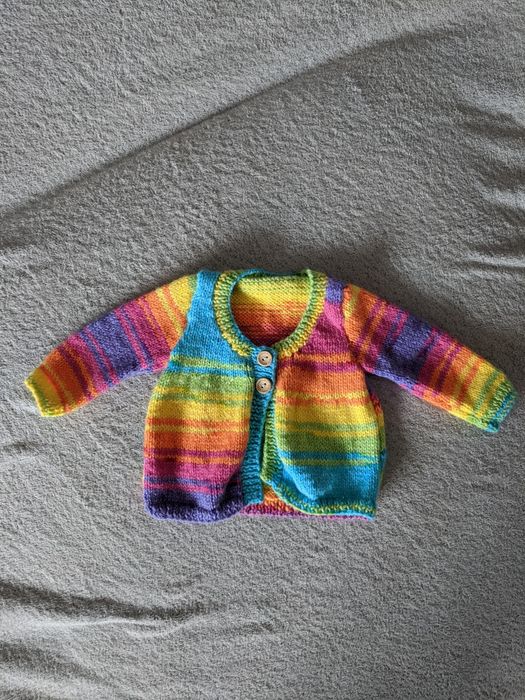 kolorowy sweterek handmade tęcza