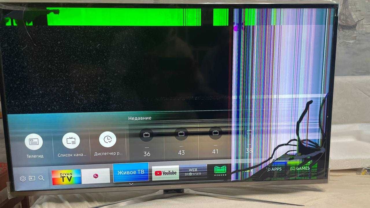 Телевізор 40" Samsung UE40KU6470U SmartTV Silver з пошкодженим екраном