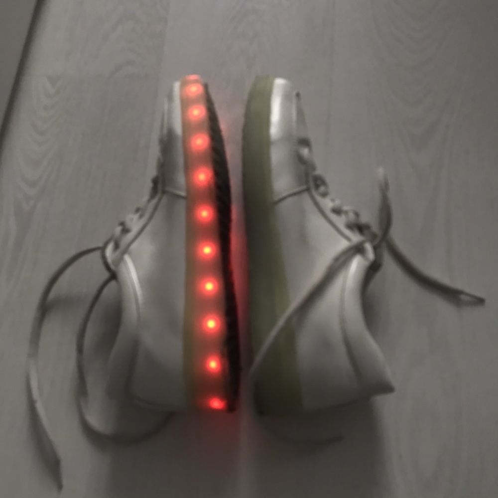 buty LED świecące biale 38