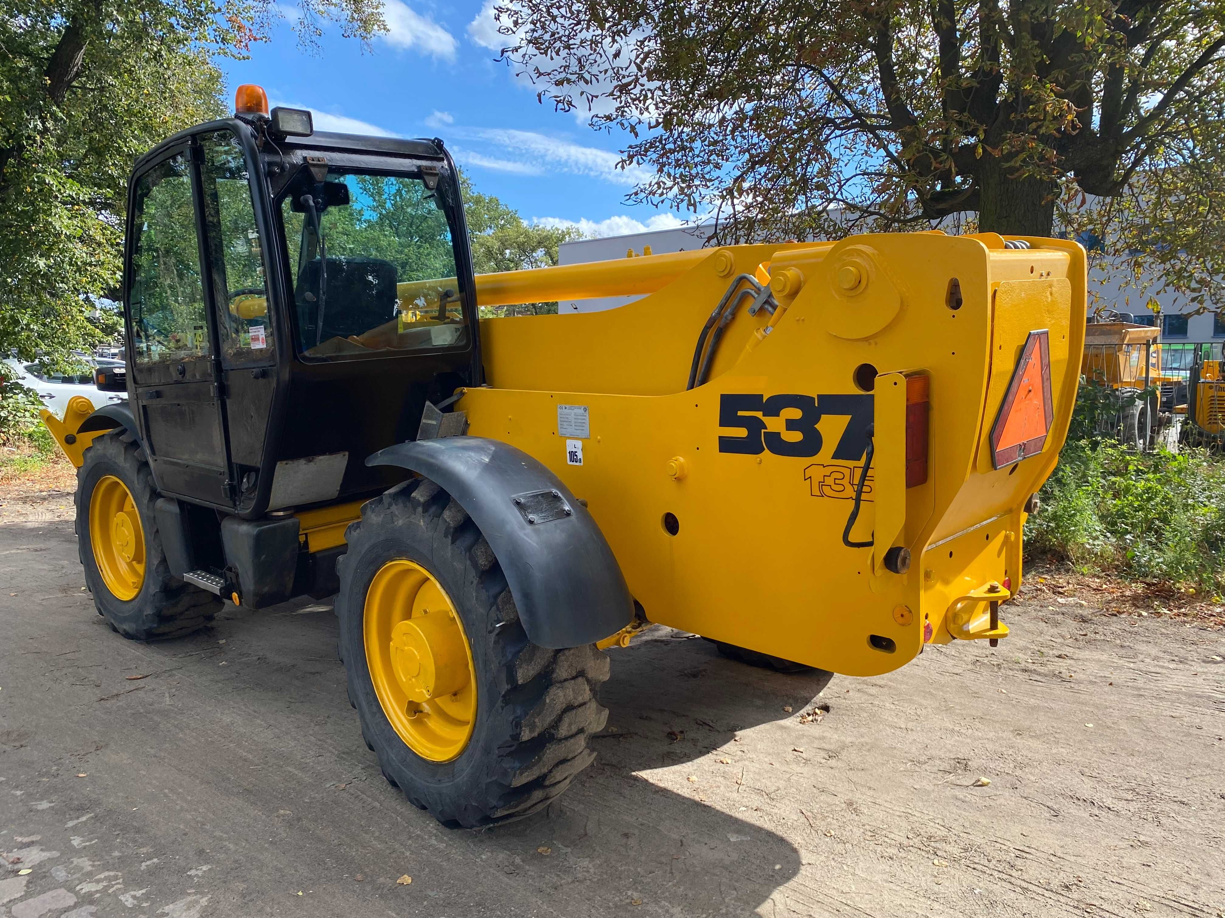 Ładowarka teleskopowa JCB 537-135