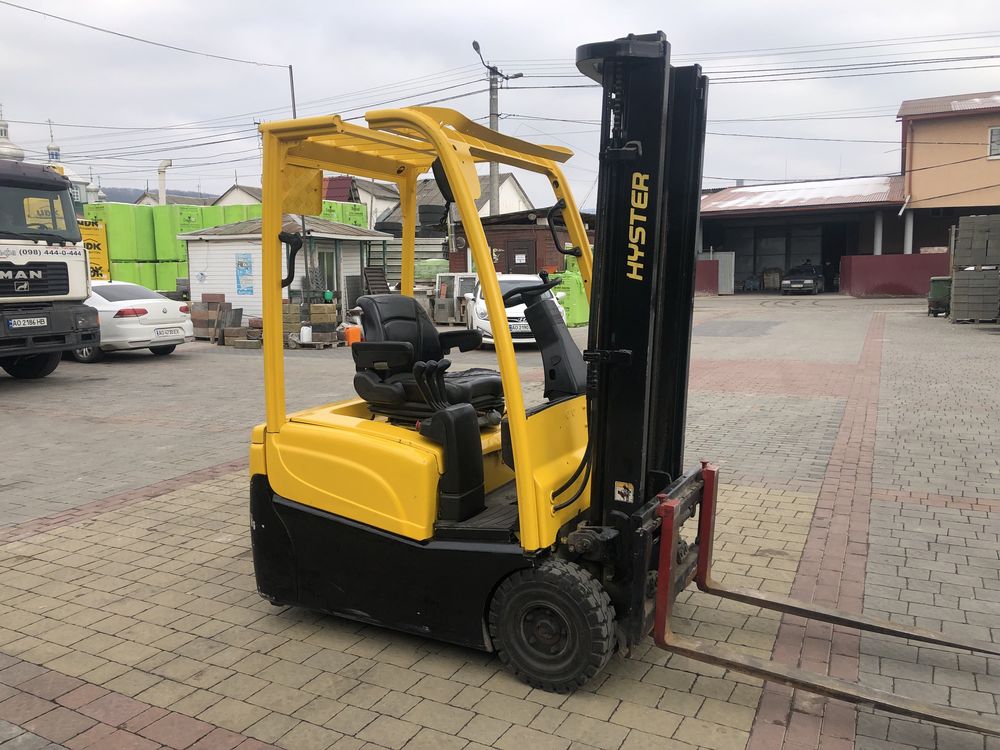 Навантажувач 2010р 1.6т HYSTER вилковий