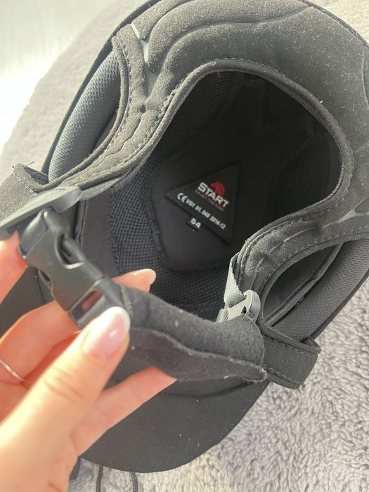 kask jeździecki start 54 czarny zamszowy błyszczący brokat jazda konna