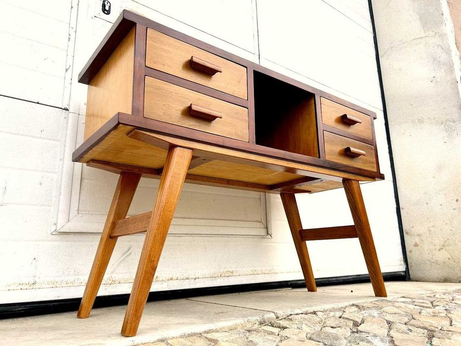 Aparador móvel tv olaio vintage + 103,5comp x 37prof x 69alt.